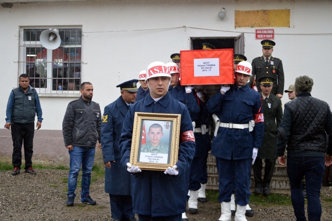 Şehit er Hidayet Tokmak son yolculuğuna memleketinde uğurlandı