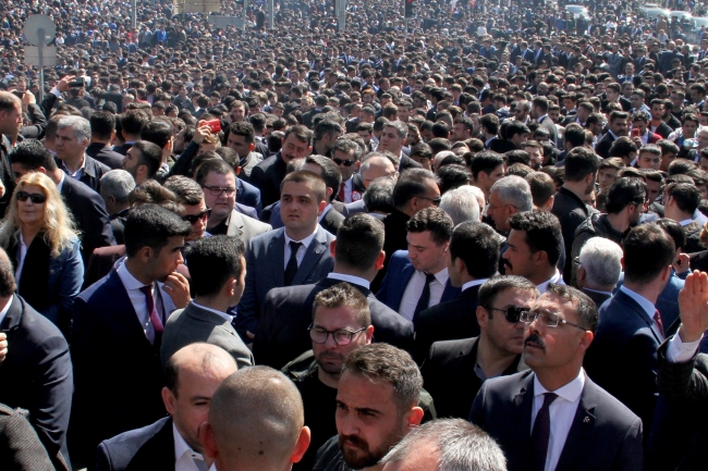 MHP'nin Kurucu Genel Başkanı Türkeş, vefatının 21. yılında mezarı başında anıldı