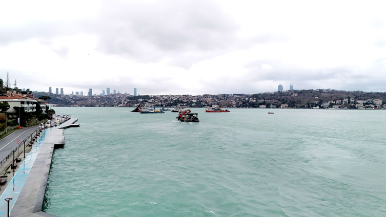 İstanbul'da balıkçı tekneleri akıntıya kapıldı