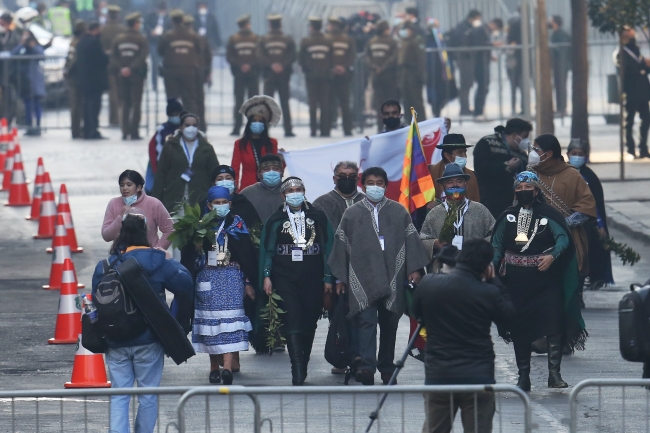 Şili'de yeni anayasa çalışmalarının ilk oturumu protesto edildi