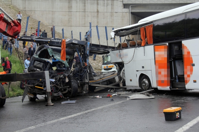 3 ayda 722 kişi trafik kazalarında hayatını kaybetti