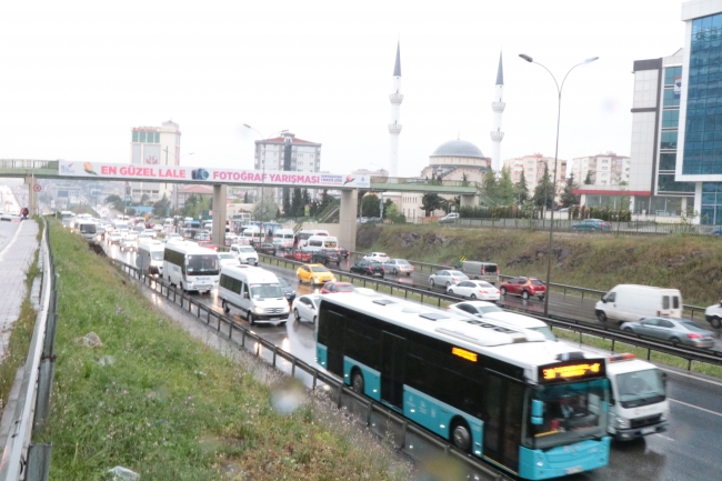 İstanbul güne yağmurla başladı