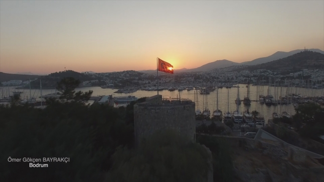 Çocukların bayrak sevgisi havadan görüntülendi