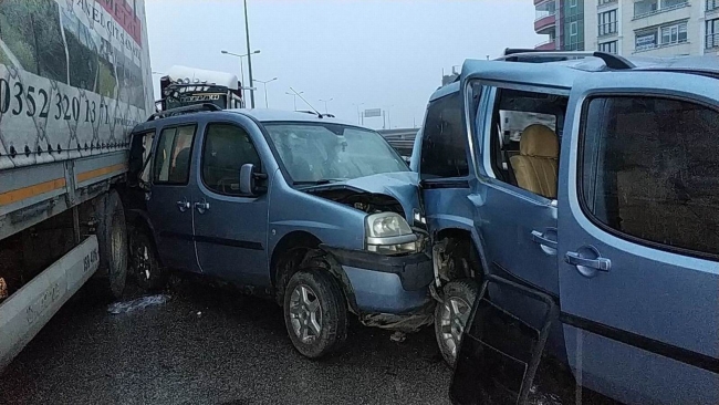 Samsun'da zincirleme trafik kazası: 15 yaralı