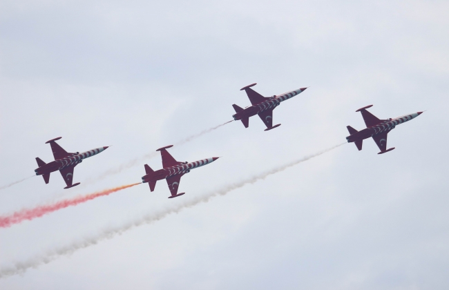 SOLOTÜRK ve Türk Yıldızları'ndan Samsun'da nefes kesen gösteri