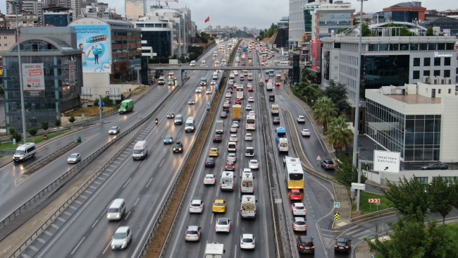 İstanbul'da beklenen yağmur başladı