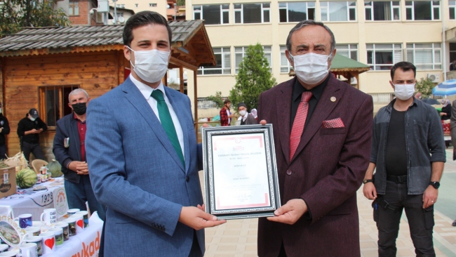 Şavşat Kaymakamı Yusuf Akın (sol), Şavşat Belediye Başkanı Nihat Acar. Fotoğraf: İHA