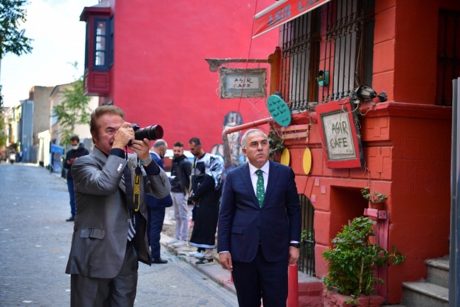 Orhan Gencebay Balat'ı fotoğrafladı