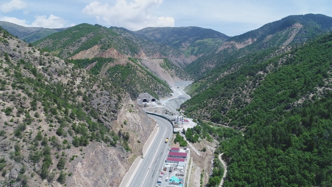 Yeni Zigana Tüneli'nin yarısı tamamlandı