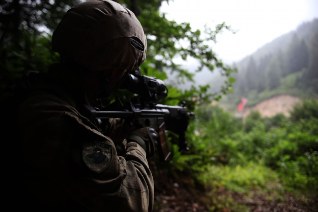 Karadeniz'de terörist avı sürüyor