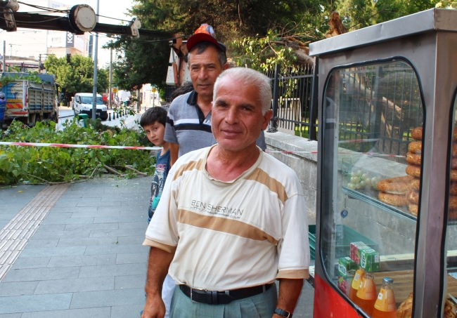 Simitçinin dikkati faciayı önledi