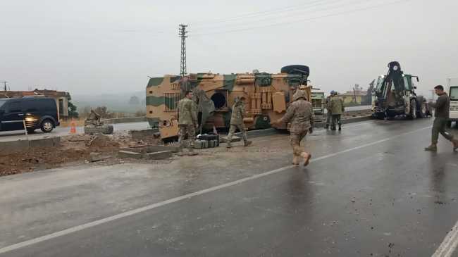 Hatay'da askeri araç devrildi: 3 yaralı