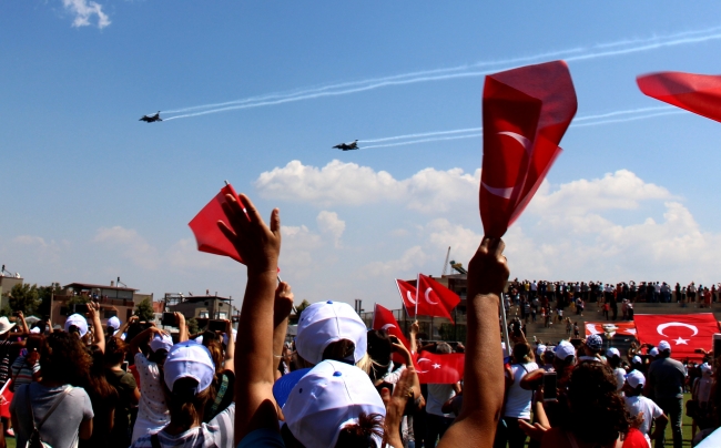 SOLOTÜRK gösterisi Söke semalarını renklendirdi