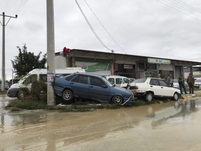 Sakarya ve Kocaeli'de sağanak yağış sele yol açtı