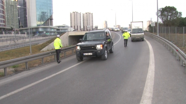 Polisleri görünce geri kaçmaya çalıştı, cezadan kurtulamadı