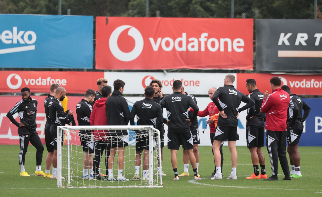 Beşiktaş'ta Ahmet Nur Çebi'den futbolculara destek