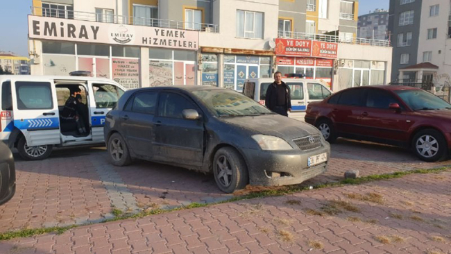 Motorunu açık bıraktığı aracını döndüğünde bulamadı