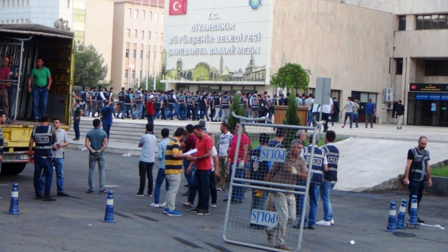 Diyarbakır, Mardin ve Van Büyükşehir Belediye Başkanları görevlerinden uzaklaştırıldı