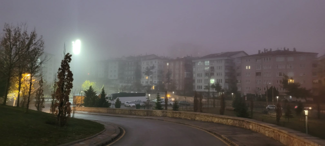 Ankara’da yoğun sis: Görüş mesafesi 10 metreye kadar düştü