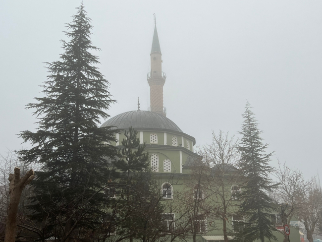 Afyonkarahisar’da sisli hava etkili oldu