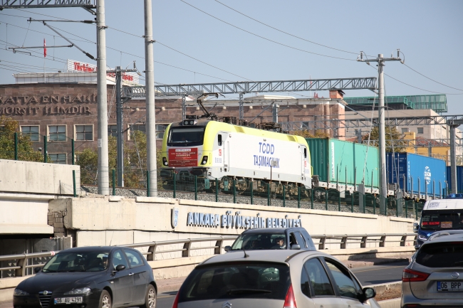 Çin'den Avrupa'ya giden tren Ankara'ya ulaştı