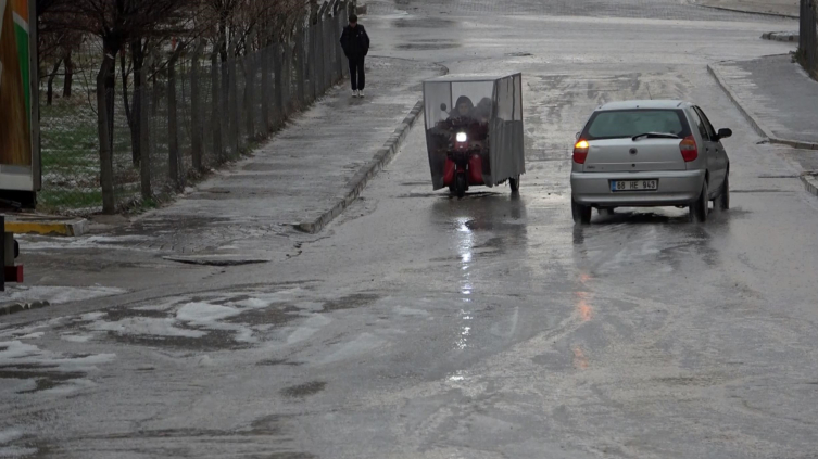 Aksaray’da yağmur ve dolu yağışı