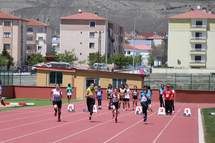 Erzincan atletizm yarışları yapıldı