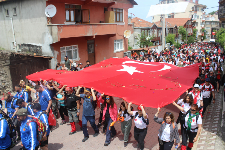 Kastamonu'da Atatürk ve İstiklal Yolu Yürüyüşü başladı: 95 kilometre sürecek