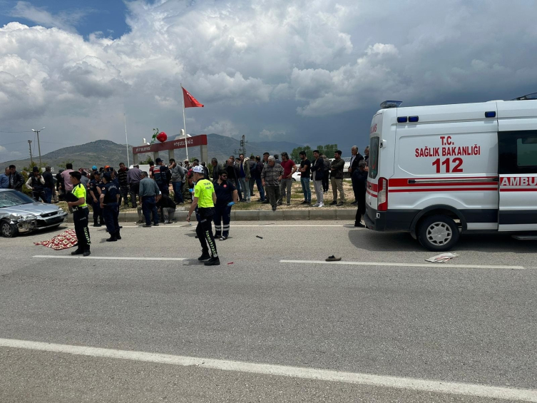 Burdur’da otomobil ile çarpışan elektrikli bisiklet sürücüsü hayatını kaybetti