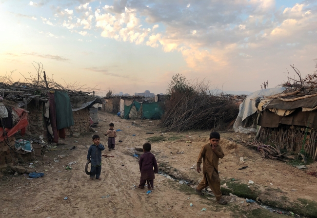 Pakistan'ın başkenti İslamabad'da Afgan sığınmacıların yaşadığı kamplardan biri. Fotoğraf: Reuters