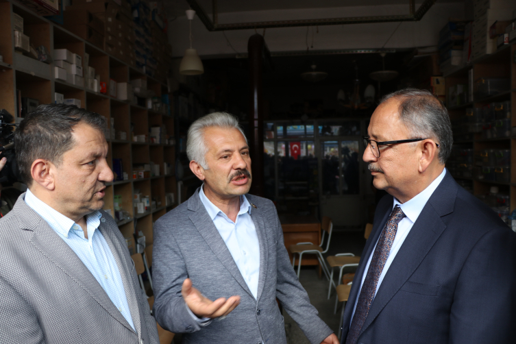 Bakan Mehmet Özhaseki'den belediye başkanlarına "dirençli ev" çağrısı