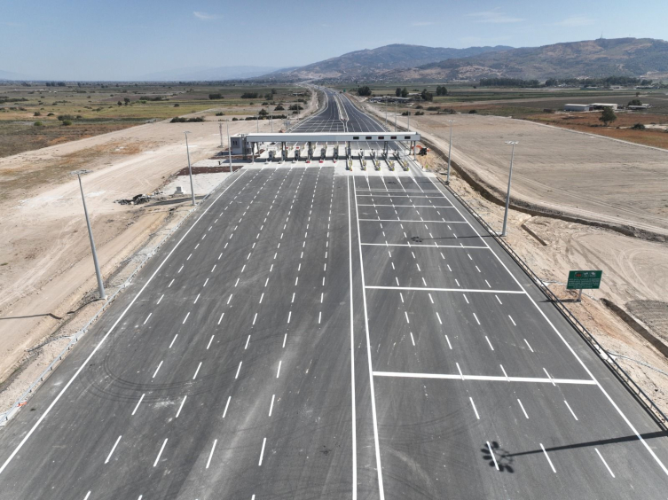 Aydın-Denizli Otoyolu trafiğe açılıyor