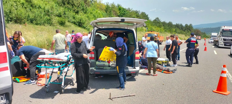 Bolu'da minibüs takla attı: 1 ölü, 10 yaralı