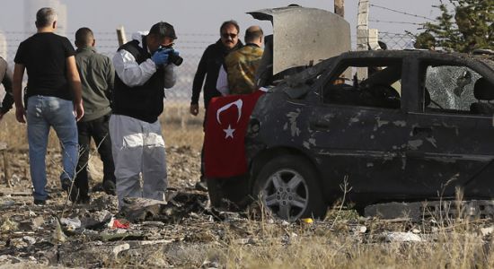 Ankara'da iki canlı bomba operasyonda kendilerini patlattı