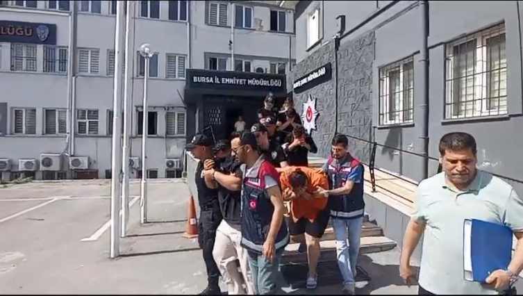 Bursa'da devre mülk sahiplerini 5 milyon lira dolandıran şüpheliler tutuklandı