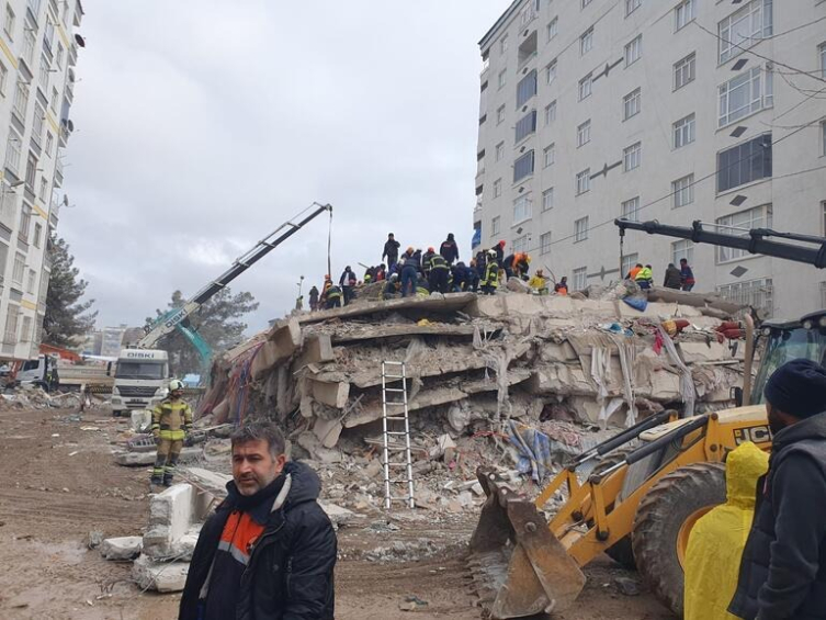 Depremde 100 kişinin öldüğü Hisami Apartmanı davasında karar çıktı