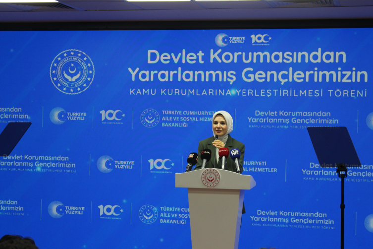 Devlet korumasında yetişen 729 genç kamuya atandı