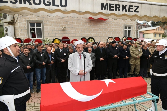 Şehit polis Yunus Çavdar son yolculuğuna uğurlandı