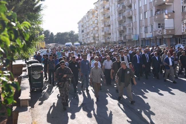 Şehit özel harekat polisi son yolculuğuna uğurlandı