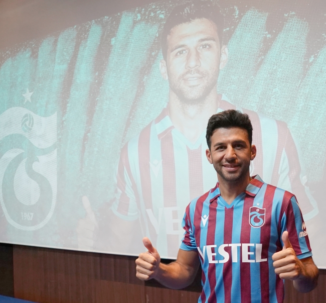 Trabzonspor İsmail Köybaşı ile sözleşme imzaladı