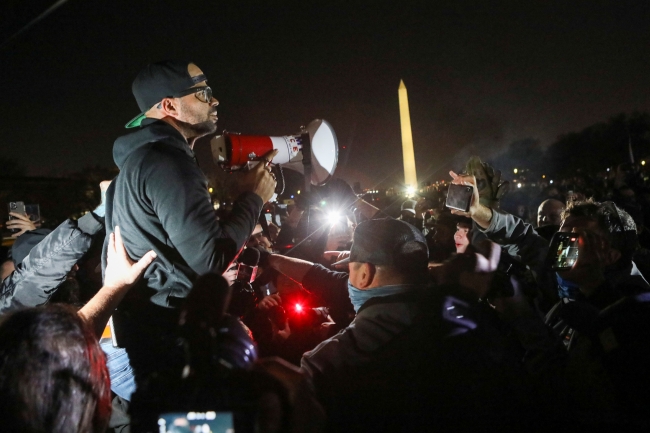 Enrique Tarrio başkanlık seçimi protestolarında. Washington, 12 Aralık '20 | Fotoğraf: Reuters