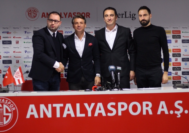 Antalyaspor'da Tamer Tuna dönemi resmen başladı