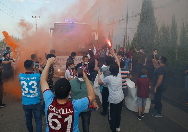 Trabzonspor'a coşkulu uğurlama