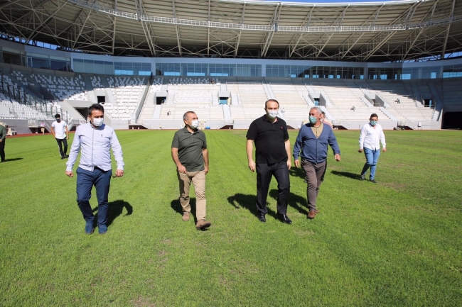 Ordu Stadı'nın koltukları takılmaya başlandı