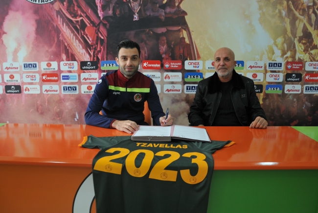 Alanyaspor Tzavellas'ın sözleşmesini uzattı