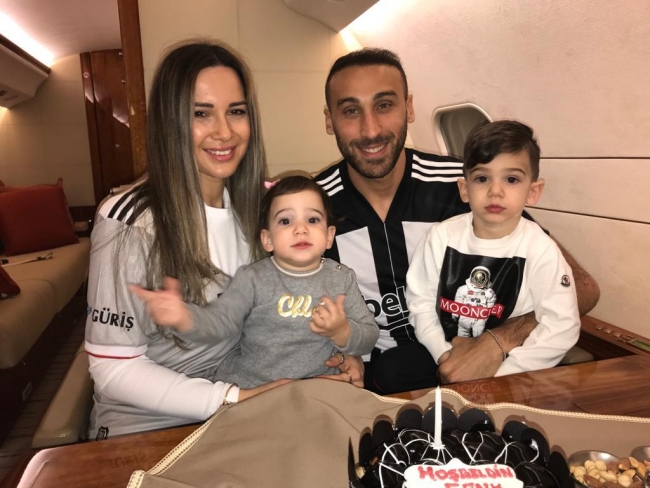 Cenk Tosun Beşiktaş için geldi