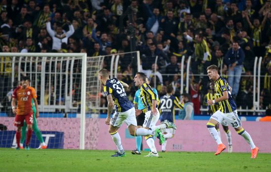 Fenerbahçe - Galatasaray maçı özeti (2-0)