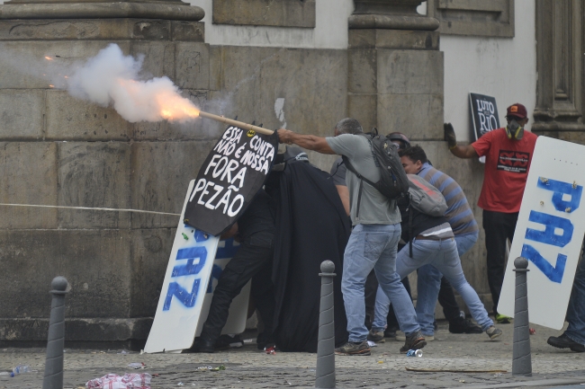 Brezilya'da protestolar çatışmaya döndü