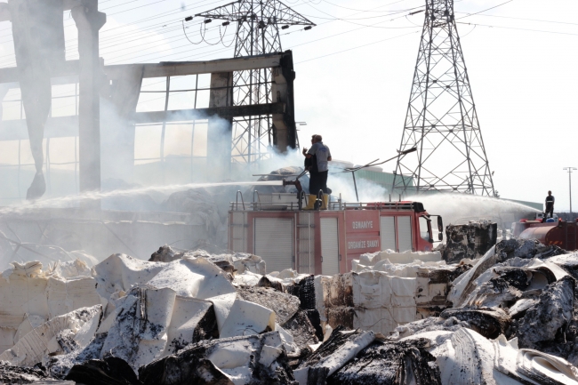 Kağıt fabrikasındaki yangın tamamen söndürüldü