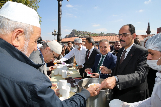 Cumhurbaşkanlığından vatandaşlara aşure ikramı